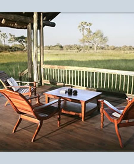 ... oder auf der eigenen Verandah, bei einem kühlen Drink, einem guten Buch & der Aussicht! botswana-moremicrossing-deck