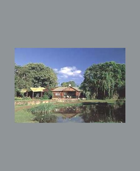 Willkommen in Arusha!
Bevor Sie sich auf Ihre Herausforderung
einlassen, erwartet Sie die Mount Meru
Game Lodge, um Sie noch einmal mit allem
Komfort der Zivilistaion zu verwöhn. tansania-arusha-mout-meru-lodge