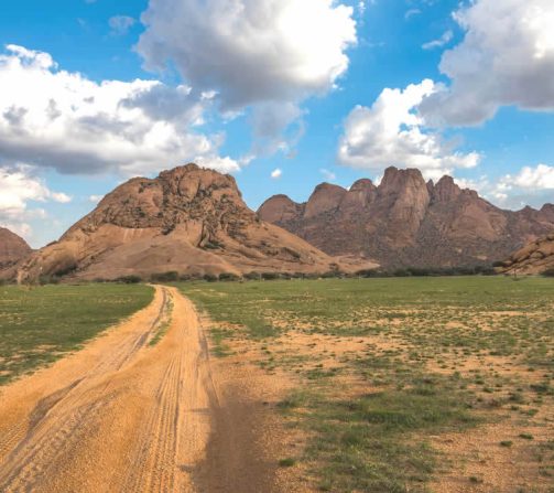 Das Erongo Gebirge bildet eine der schönsten Landschaften Namibia's.