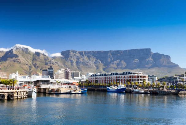 Kapstadt - entspannt, leger &
cosmopolitisch, überragt vom
majestätischen Tafelberg - eine Stadt
mit einzigartigem Zauber. suedafrika-kapstadt-tafelberg-1