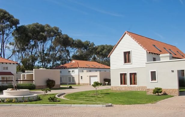 Gleich hinter dem Dünengürtel von Plettenberg Bay liegt dieses hübsche Beach Resort. suedafrika-plettenberg-thedunes